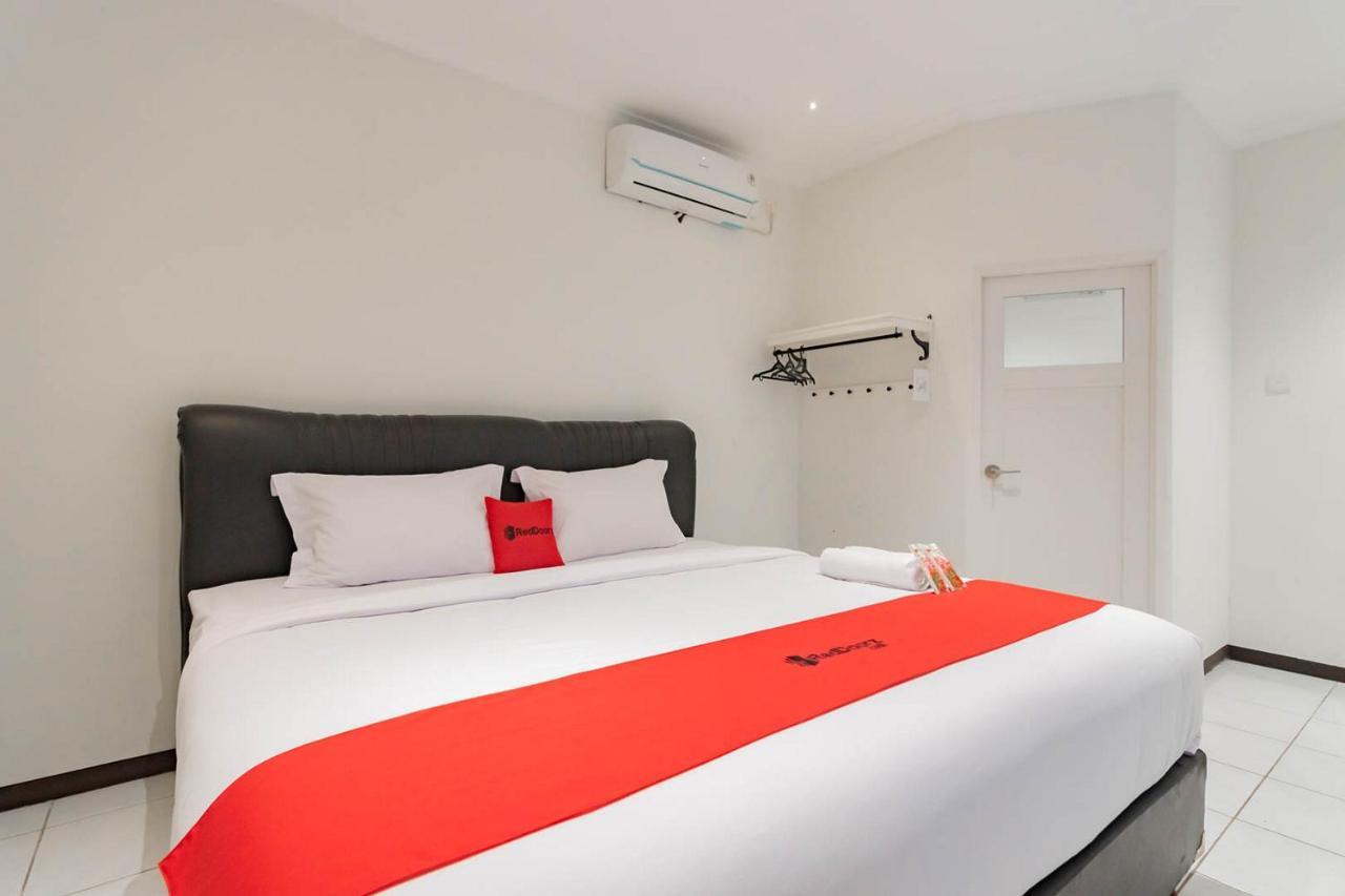 Reddoorz Plus @ Pakuan Residence Tajur Bogor Luaran gambar